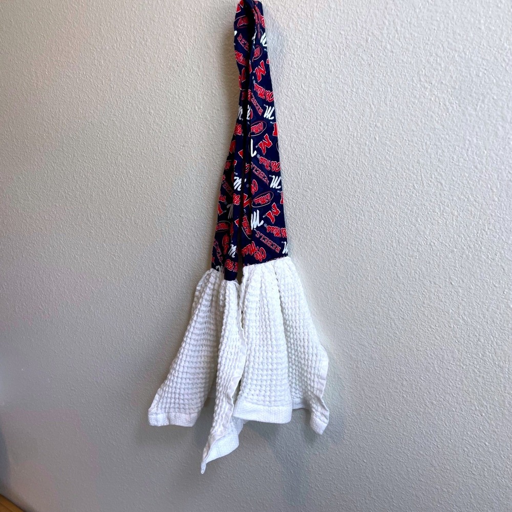 Ole Miss Rebels Hanging Kitchen Towel Set Navy Blue White Waffle Weave Excellent